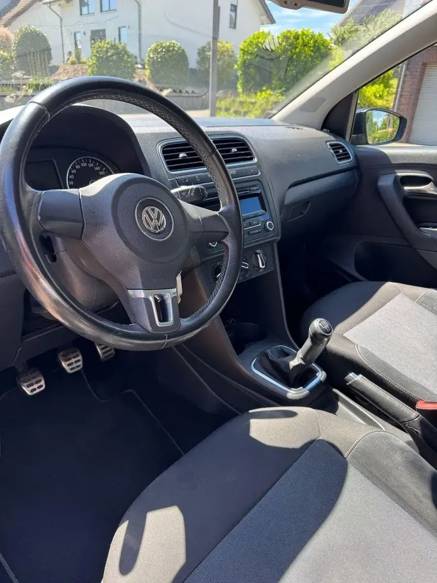 Gebraucht VW Polo Style 90 PS (66 kW) 2011 Schwarz Kleinwagen