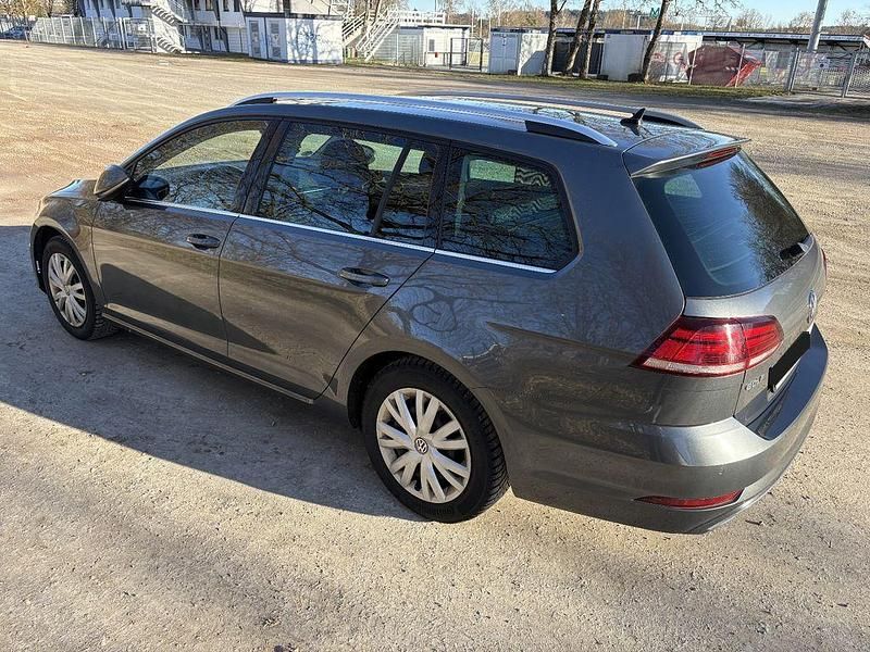 Gebraucht VW Golf VII Highline 150 PS (110 kW) 2019 Grau Kombi