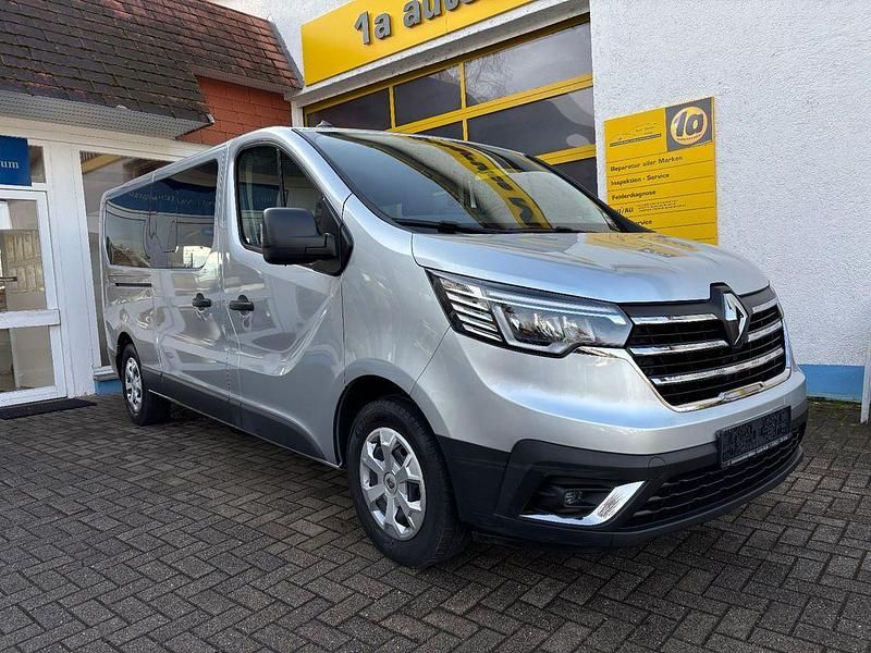 Gebraucht Renault Trafic 150 PS (110 kW) 2024 Silber Van / Kleinbus
