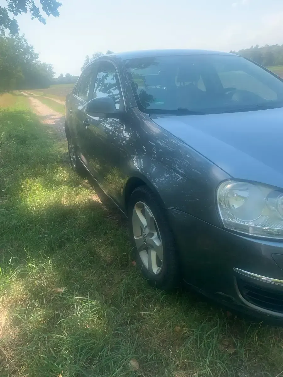 Gebraucht VW Jetta 105 PS (77 kW) 2007 Silber Limousine