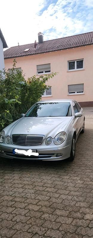 Usata Mercedes E280 236 CV (173 kW) 2006 Argento Berlina