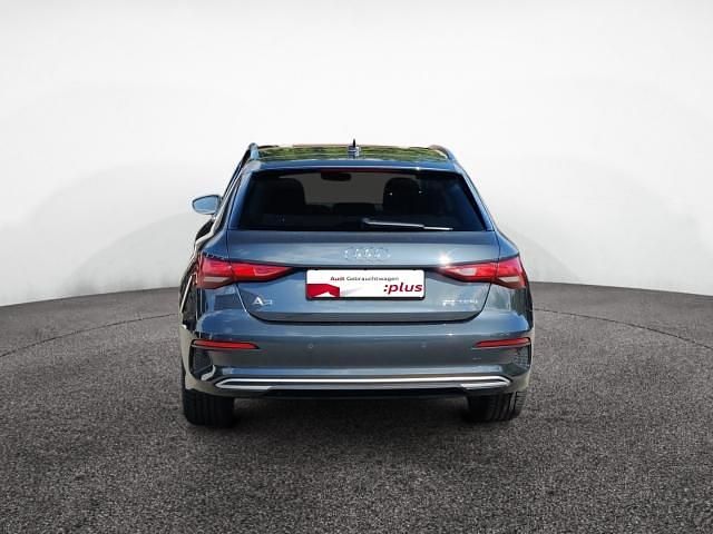 Gebraucht Audi A3 150 PS (110 kW) 2024 Grau Limousine