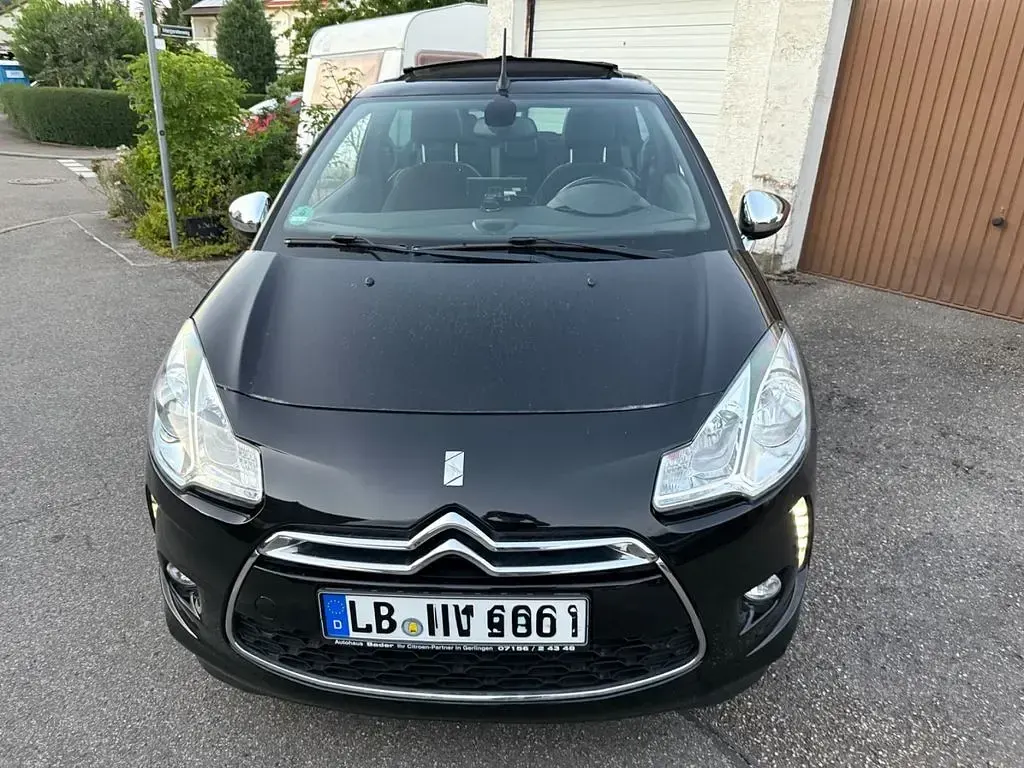 Gebraucht Citroën DS3 Cabriolet So Chic 110 PS (80 kW) 2015 Perlanera schwarz metallic Cabrio