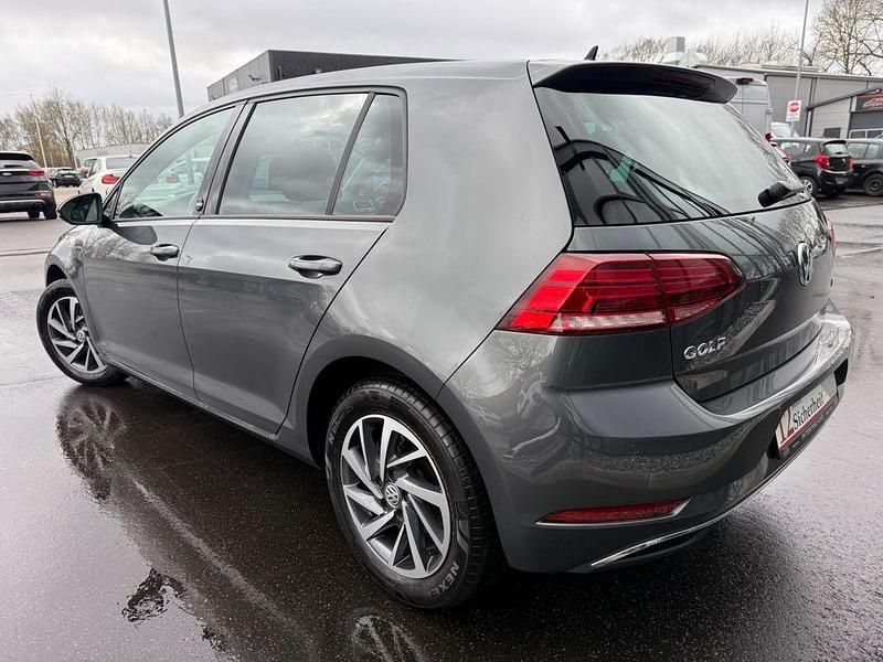 Gebraucht VW Golf VII Sound 110 PS (80 kW) 2018 Grau Limousine