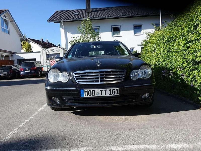 Schwarz Gebraucht 2007 Mercedes C220 Classic Kombi | 4.450 € (Guter Preis) - Bild 1/4