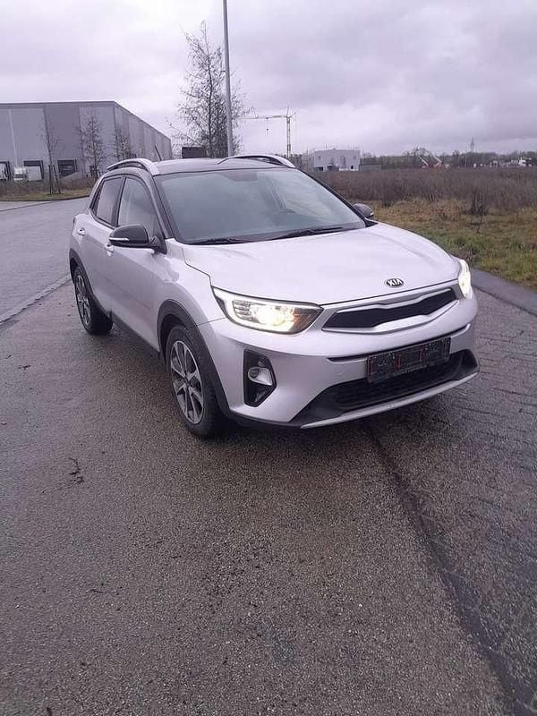 Gebraucht Kia Stonic Vision 120 PS (88 kW) 2018 Silber SUV