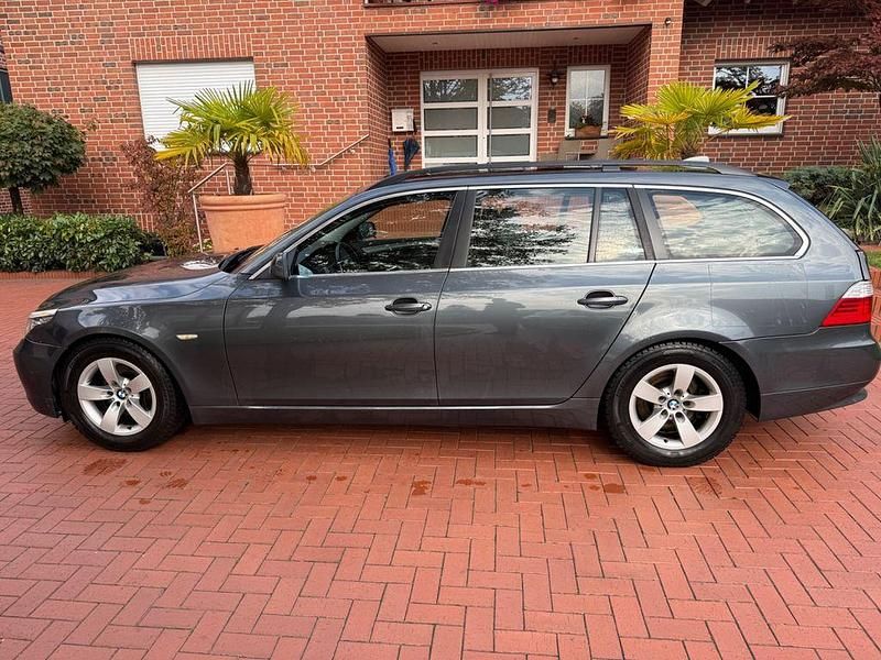 Gebraucht BMW 525 Advantage 218 PS (160 kW) 2007 Grau Kombi