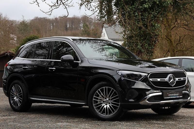 Gebraucht Mercedes GLC450 367 PS (269 kW) 2024 Schwarz SUV