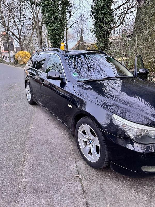 Gebraucht BMW 520 177 PS (130 kW) 2007 Schwarz Kombi