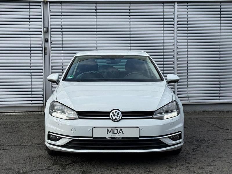 Gebraucht VW Golf VII Join 116 PS (85 kW) 2018 Pure white Limousine