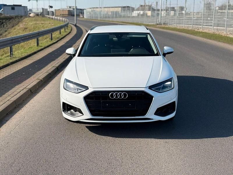 Gebraucht Audi A4 Basis 163 PS (119 kW) 2021 Weiß Kombi