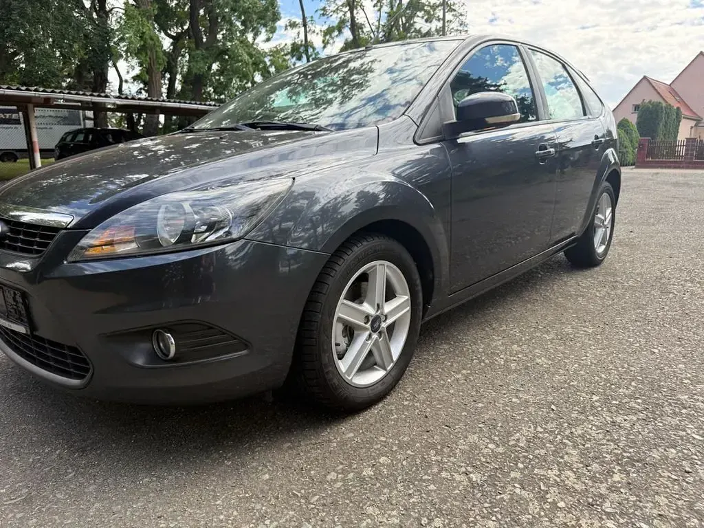 Gebraucht Ford Focus Titanium 125 PS (91 kW) 2009 Blau Limousine