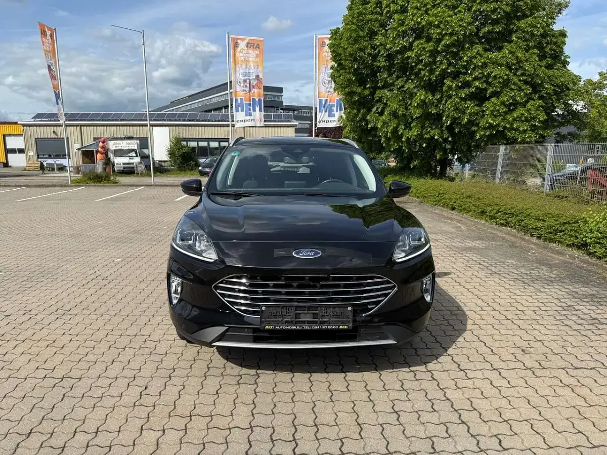 Gebraucht Ford Kuga Titanium 150 PS (110 kW) 2021 Obsidianschwarz metallic SUV