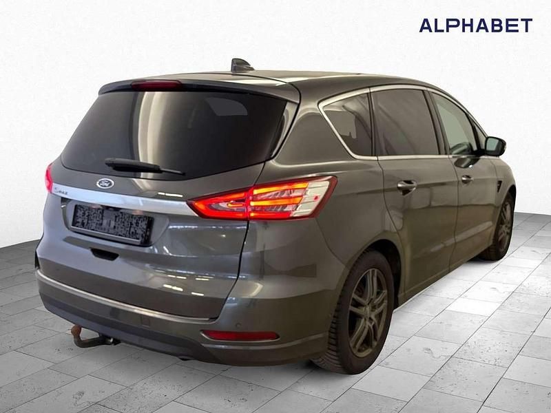 Gebraucht Ford S-MAX Titanium 150 PS (110 kW) 2022 Magnetic grau metallic Van / Kleinbus