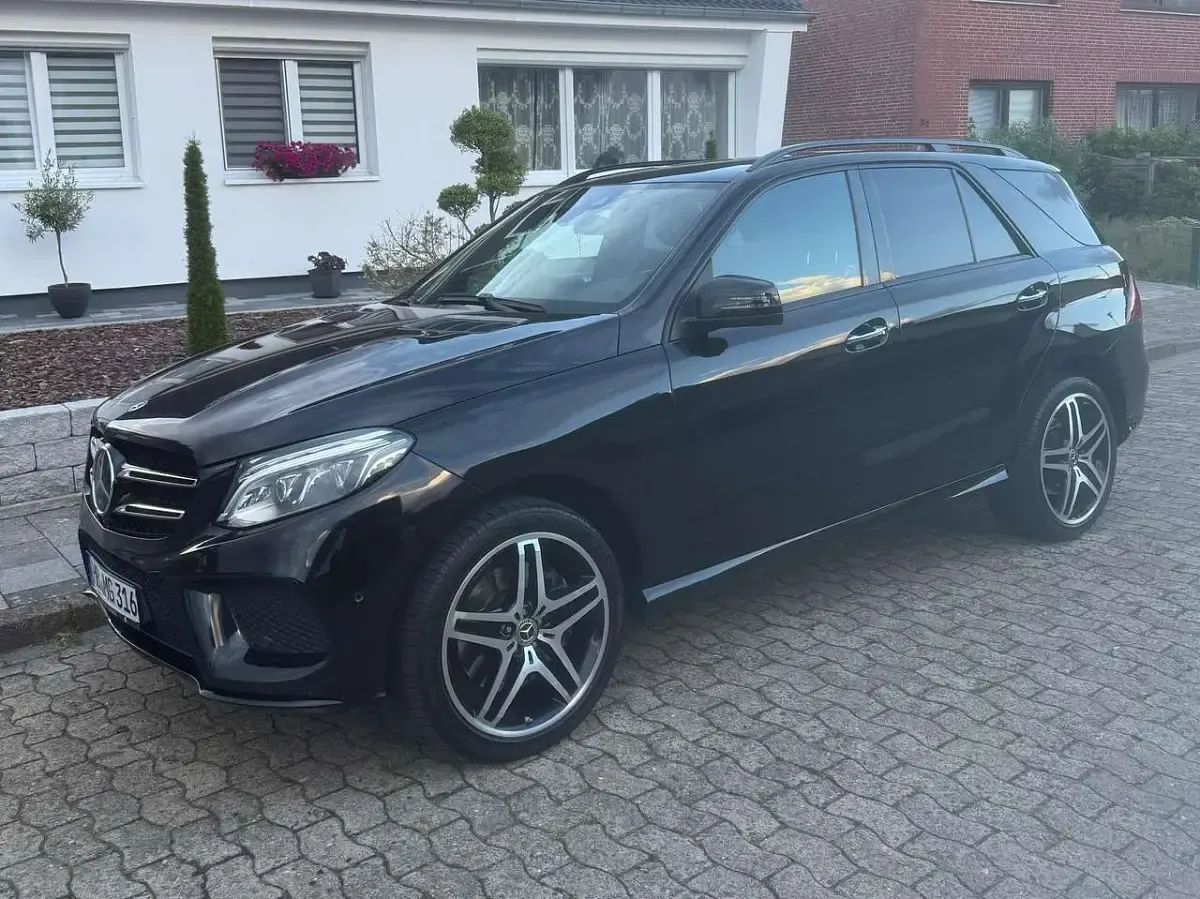 Gebraucht Mercedes GLE350 258 PS (189 kW) 2017 Schwarz SUV