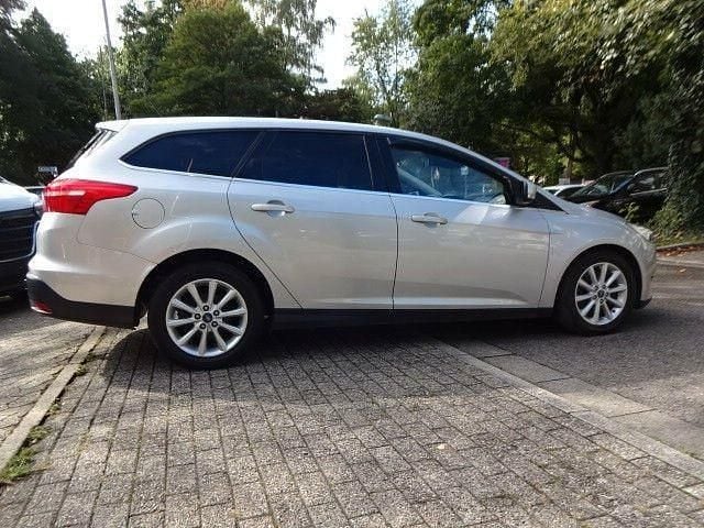 Używany Ford Focus Titanium 150 KM (110 kW) 2018 Srebrny Sedan/Limuzyna