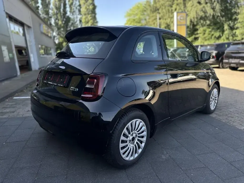 Usata Fiat 500e Action 69 kW (95 CV) 2022 Nero Utilitaria