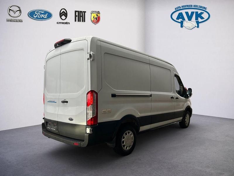 Gebraucht Ford Transit Trend 135 kW (184 PS) 2022 Weiß Van / Kleinbus