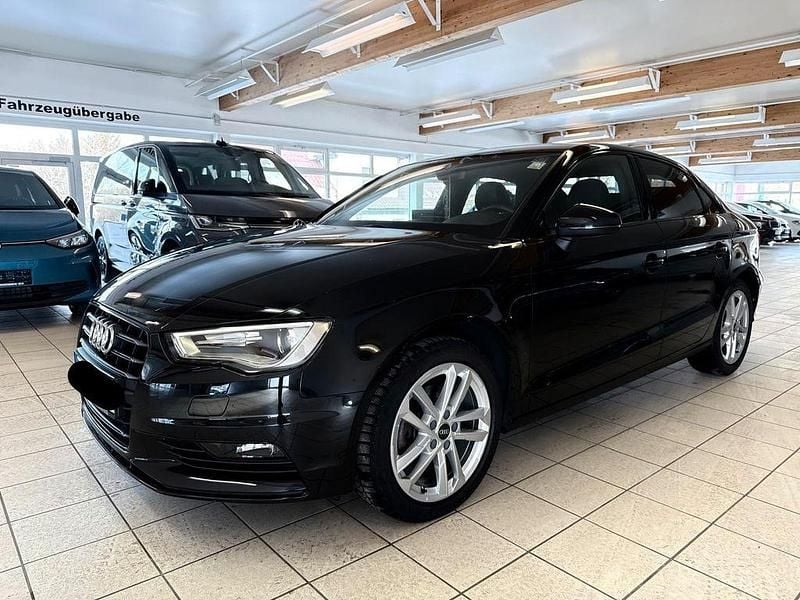 Schwarz Gebraucht 2015 Audi A3 Attraction Limousine | 14.900 € (Fairer Preis) - Bild 1/4