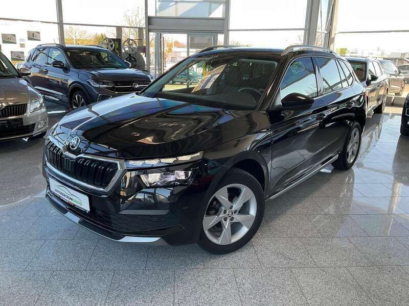 Schwarzmagic perleffekt Gebraucht 2023 Skoda Kamiq Style SUV | 27.890 € (Fairer Preis) - Bild 1/4