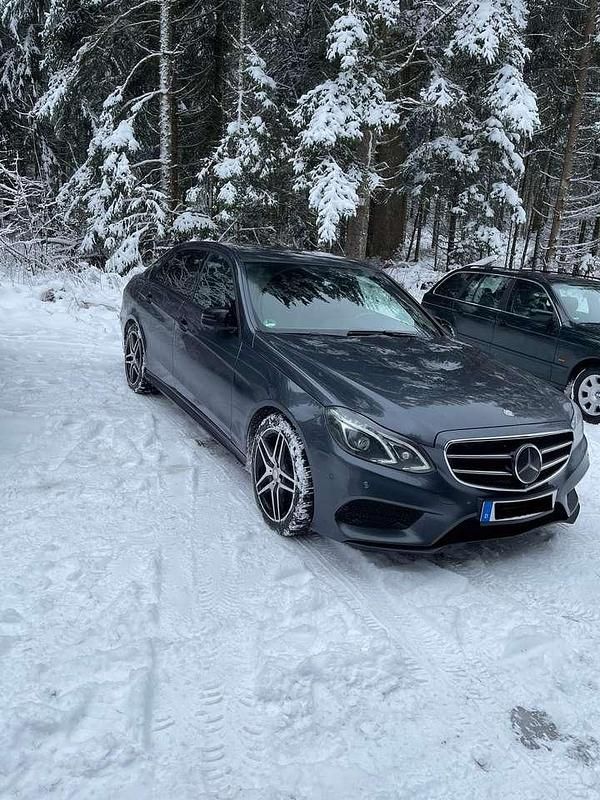 Gebraucht Mercedes E250 204 PS (150 kW) 2015 Limousine