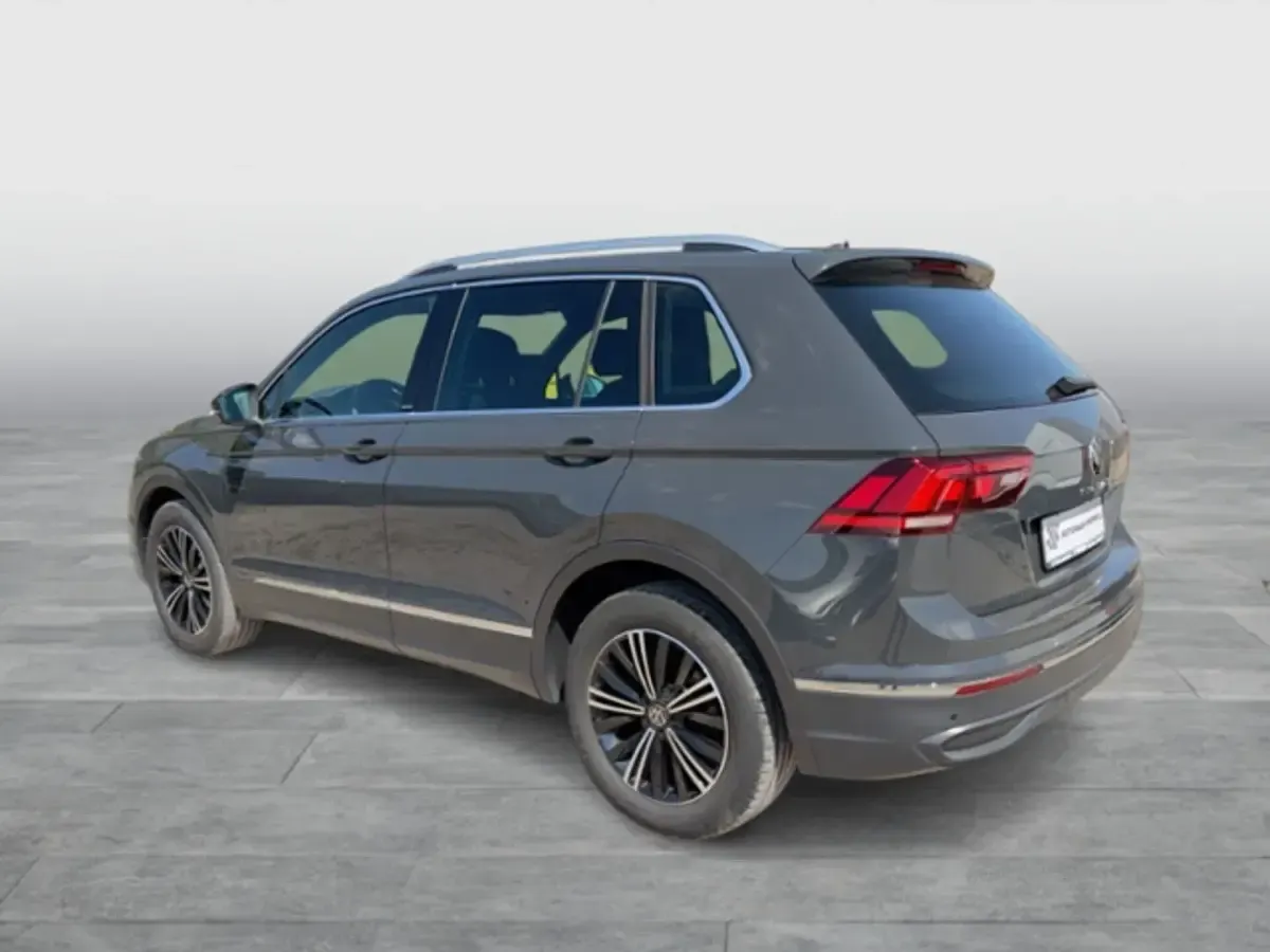 Gebraucht VW Tiguan Move 150 PS (110 kW) 2023 Grau SUV