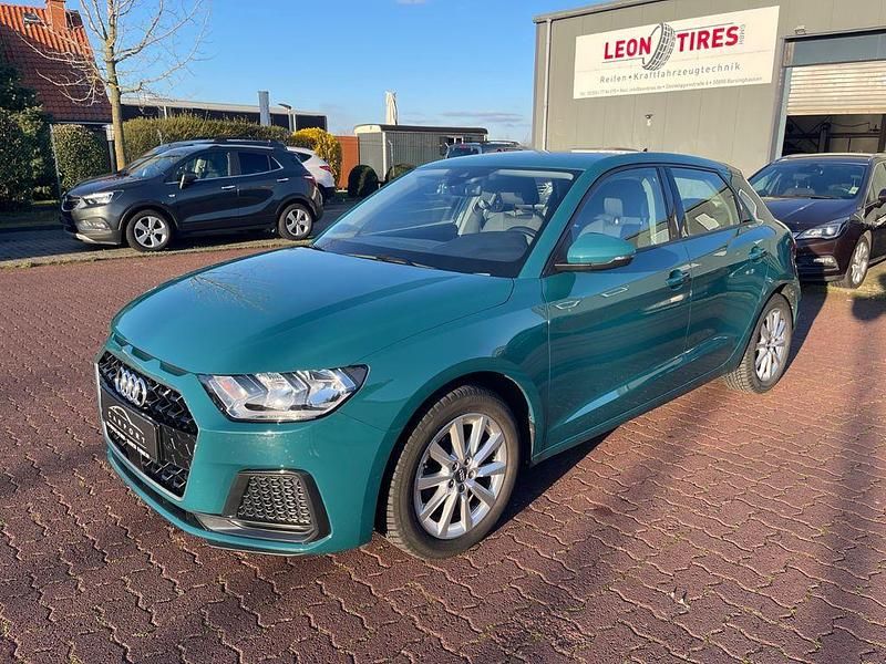 Gebraucht Audi A1 Sportback Advanced 95 PS (69 kW) 2019 Grün Kleinwagen