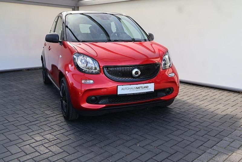 Używany Smart ForFour Passion 90 KM (66 kW) 2019 Czerwony Hatchback