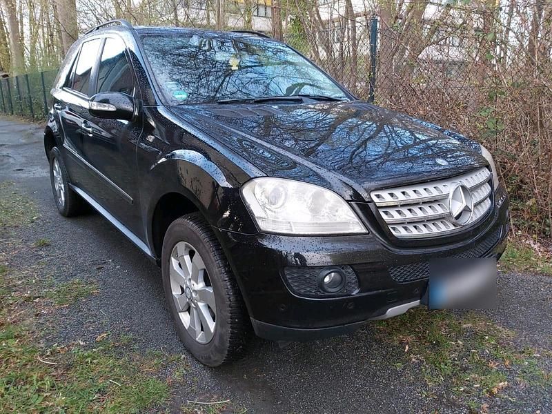 Gebraucht Mercedes ML320 192 PS (141 kW) 2008 Schwarz SUV