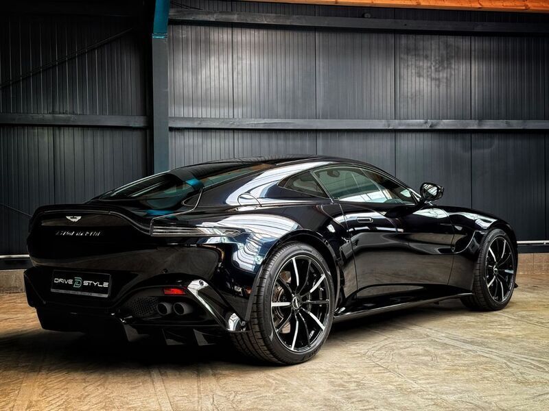 Gebraucht Aston Martin V8 Vantage 510 PS (375 kW) 2023 Schwarz Coupé