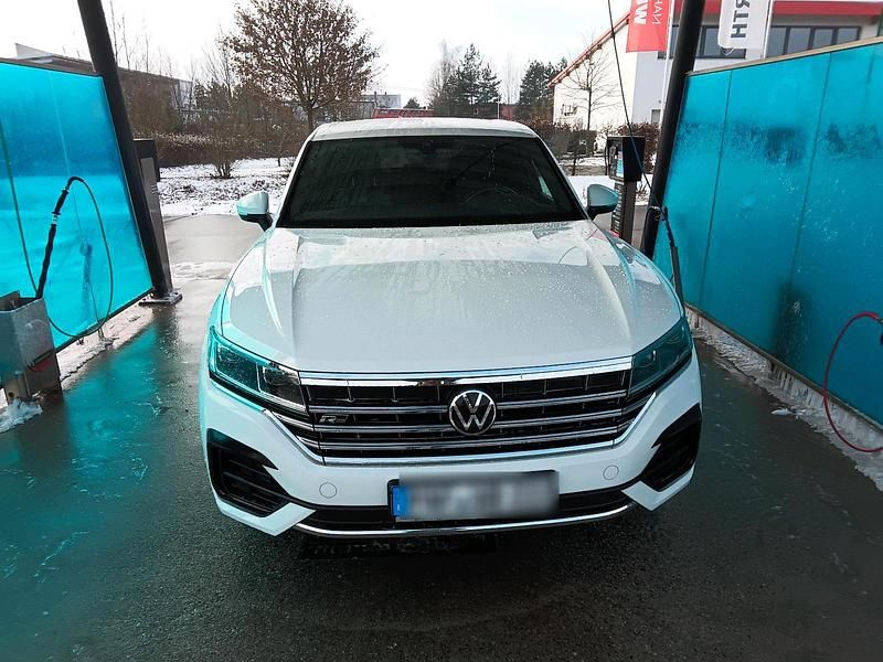 Weiß Gebraucht 2021 VW Touareg R-line SUV | 38.900 € (Superpreis) - Bild 1/4