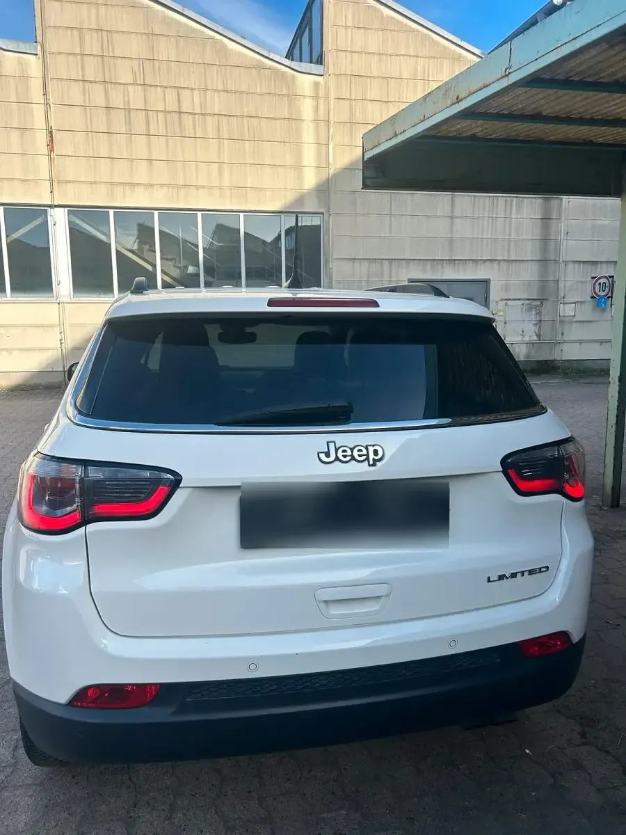 Gebraucht Jeep Compass Limited 140 PS (102 kW) 2018 Weiß SUV