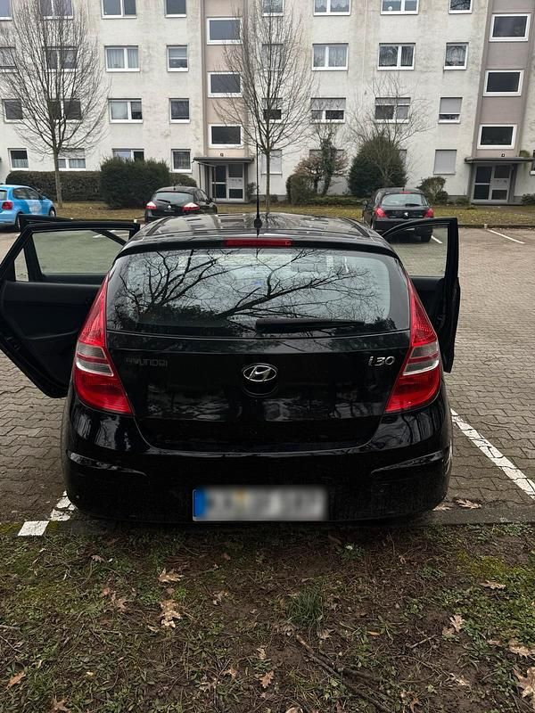 Gebraucht Hyundai i30 2007 Schwarz Kleinwagen