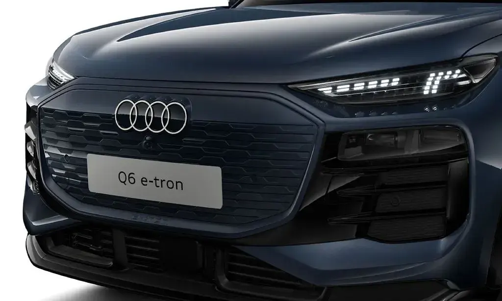 Gebraucht Audi Q6 e-tron Ambiente 185 kW (252 PS) 2025 Plasmablau metallic SUV