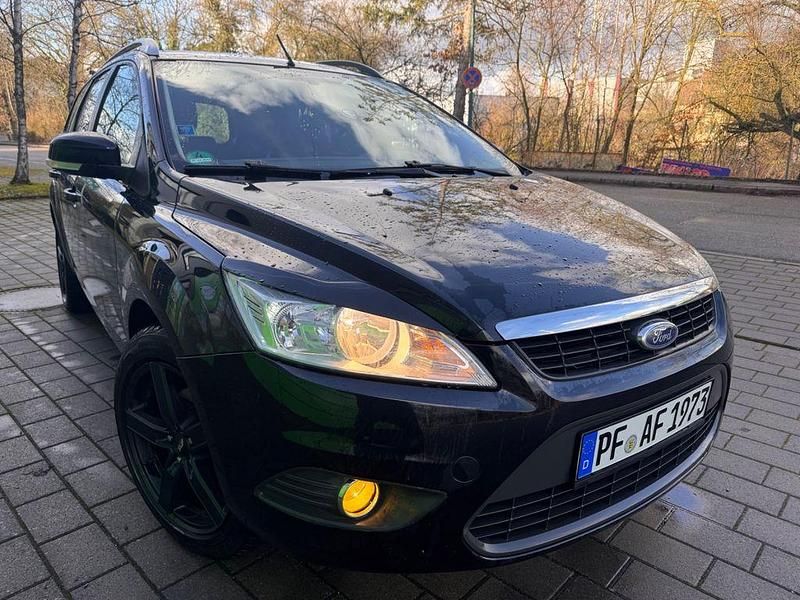 Gebraucht Ford Focus 109 PS (80 kW) 2010 Schwarz Limousine