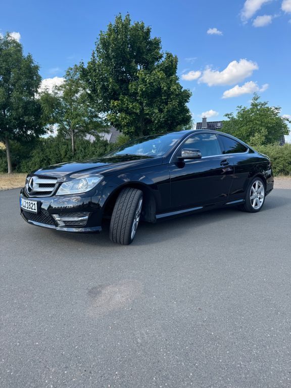 Schwarz Gebraucht 2013 Mercedes C250 AMG line Coupé | 16.000 € (Fairer Preis) - Bild 1/4