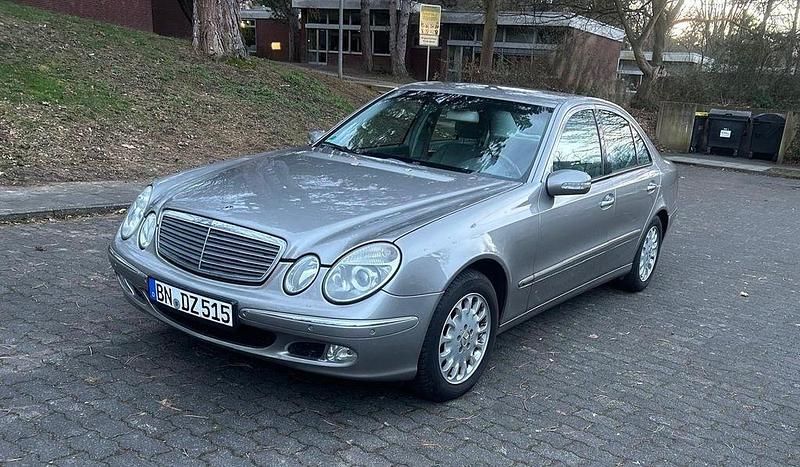 Gebraucht Mercedes E220 Elegance 150 PS (110 kW) 2004 Grau Limousine