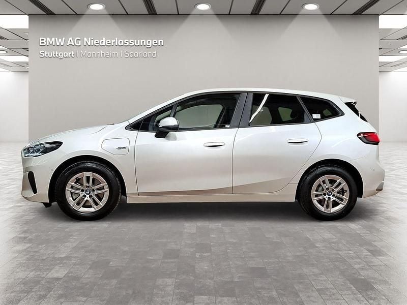 Gebraucht BMW 225 Active Tourer 136 PS (100 kW) 2022 Weiß Van / Kleinbus