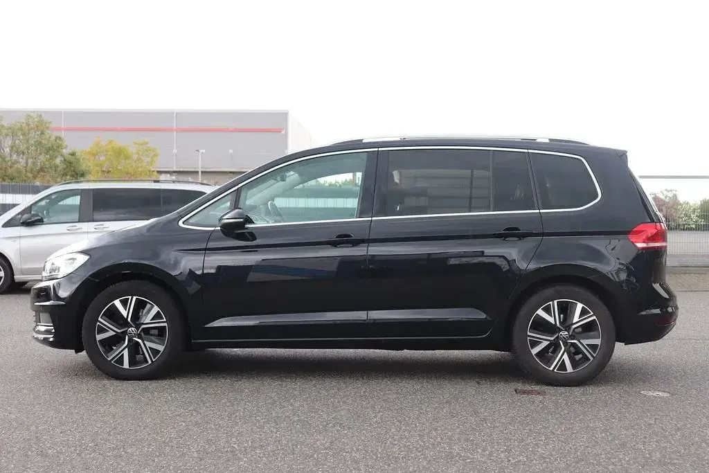 Gebraucht VW Touran Highline 150 PS (110 kW) 2020 Schwarz Van / Kleinbus