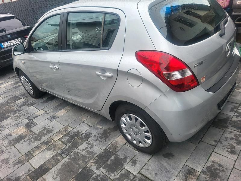 Gebraucht 2011 Hyundai i20 Kleinwagen | 2.100 € (Fairer Preis) - Bild 1/4