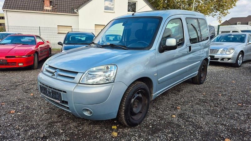 Grau Gebraucht 2007 Citroën Berlingo Style Van / Kleinbus | 1.790 € (Superpreis) - Bild 1/4