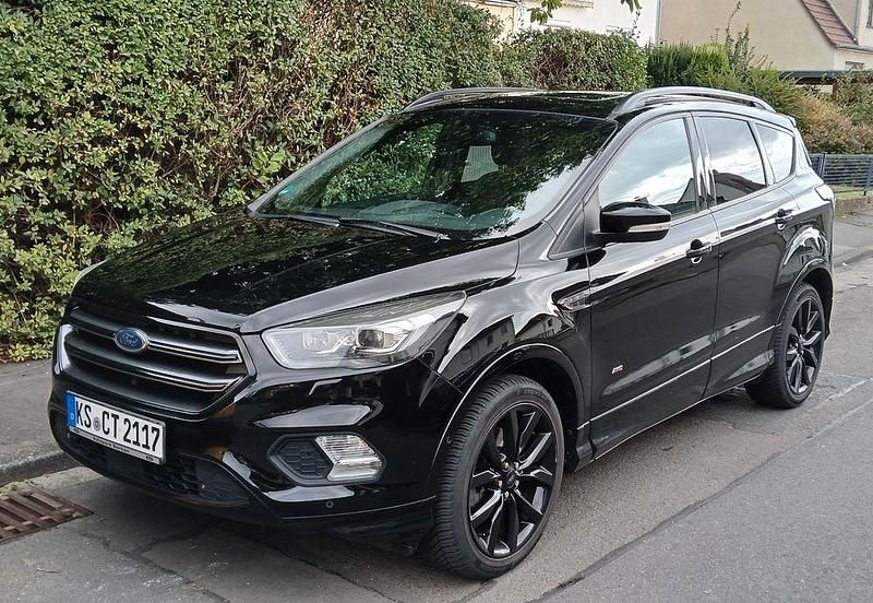 Schwarz Gebraucht 2017 Ford Kuga ST-Line SUV | 15.300 € (Fairer Preis) - Bild 1/4