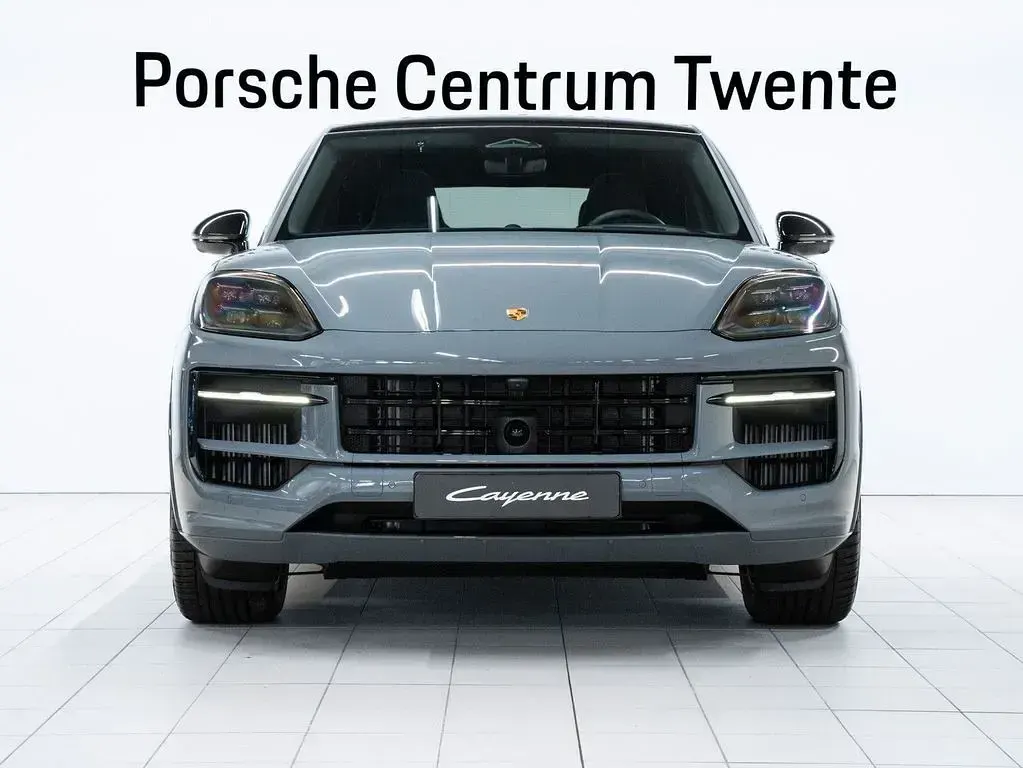 Ny Porsche Cayenne Black Edition 470 HK (345 kW) 2026 Grå SUV