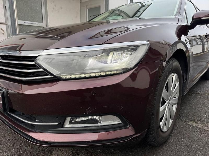 Gebraucht VW Passat R 150 PS (110 kW) 2017 Rot Kombi