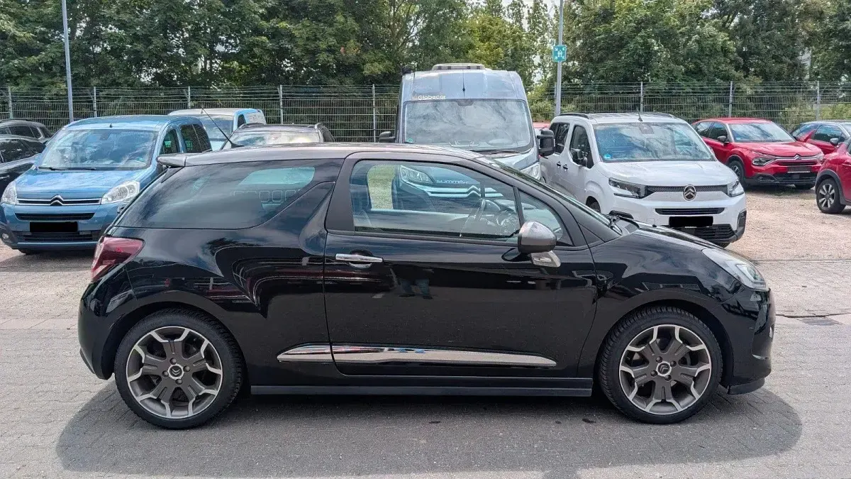 Gebraucht Citroën DS3 Sport Chic 156 PS (114 kW) 2015 Schwarz Kleinwagen