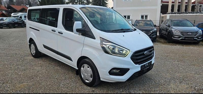 Gebraucht Ford Transit Trend 131 PS (96 kW) 2019 Frozen white Kombi