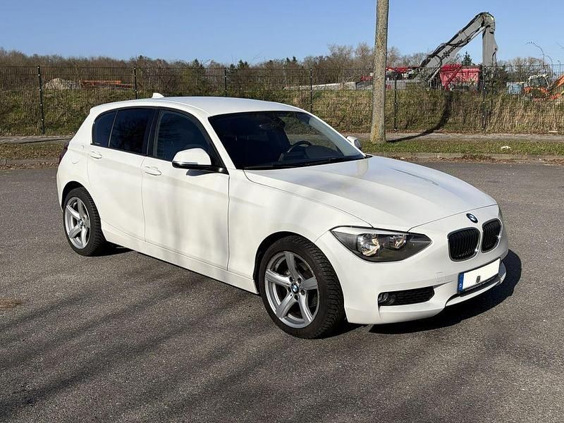 Gebraucht BMW 114 102 PS (75 kW) 2013 Weiß Kleinwagen
