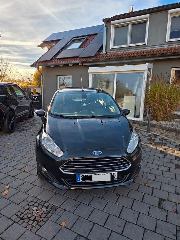 Gebraucht Ford Fiesta Titanium 101 PS (74 kW) 2015 Schwarz Limousine