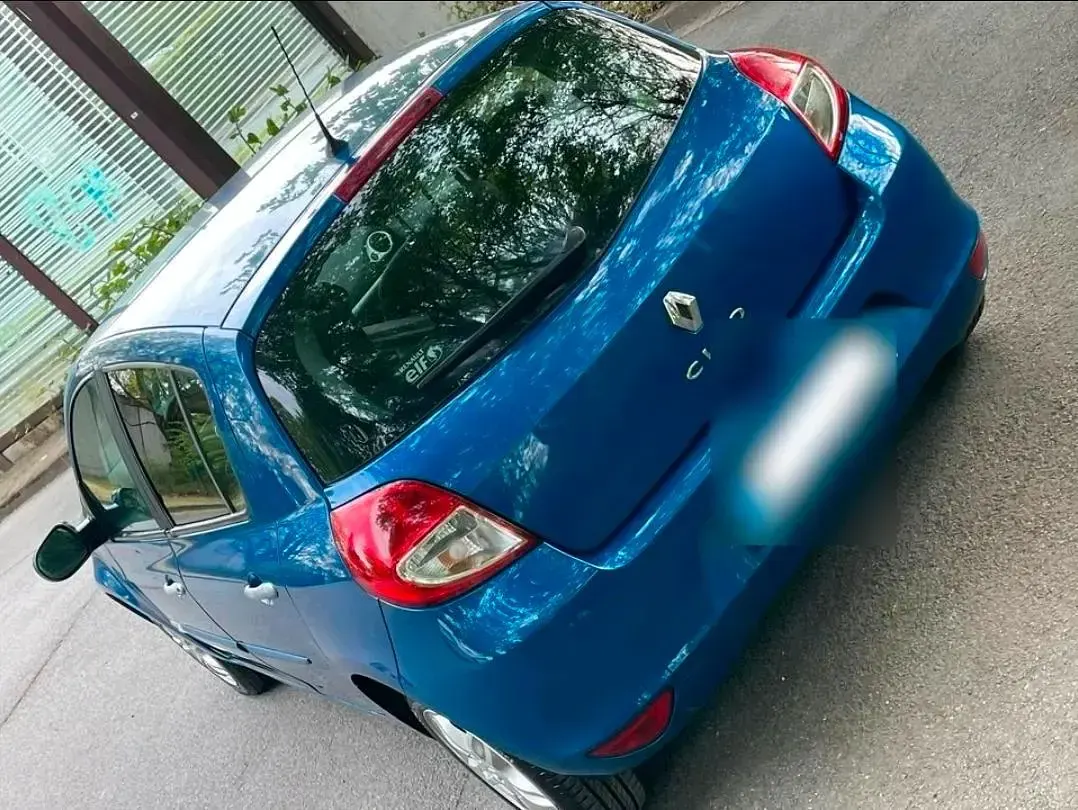 Gebraucht Renault Clio III 75 PS (55 kW) 2010 Blau Limousine