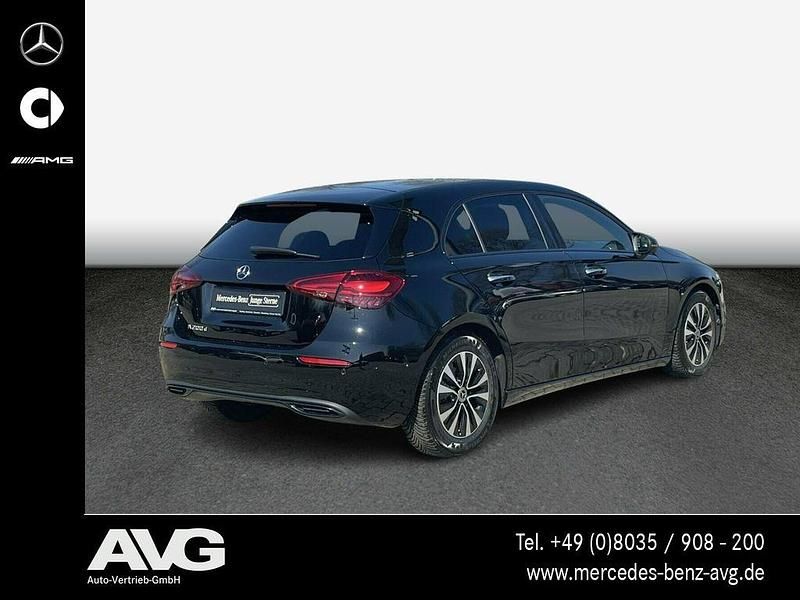 Gebraucht Mercedes A200 Progressive 150 PS (110 kW) 2024 Schwarz Limousine